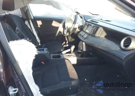 2017 Toyota Rav4 Le z USA, uszkodzony, nr VIN 2T3BFREV6HW638163